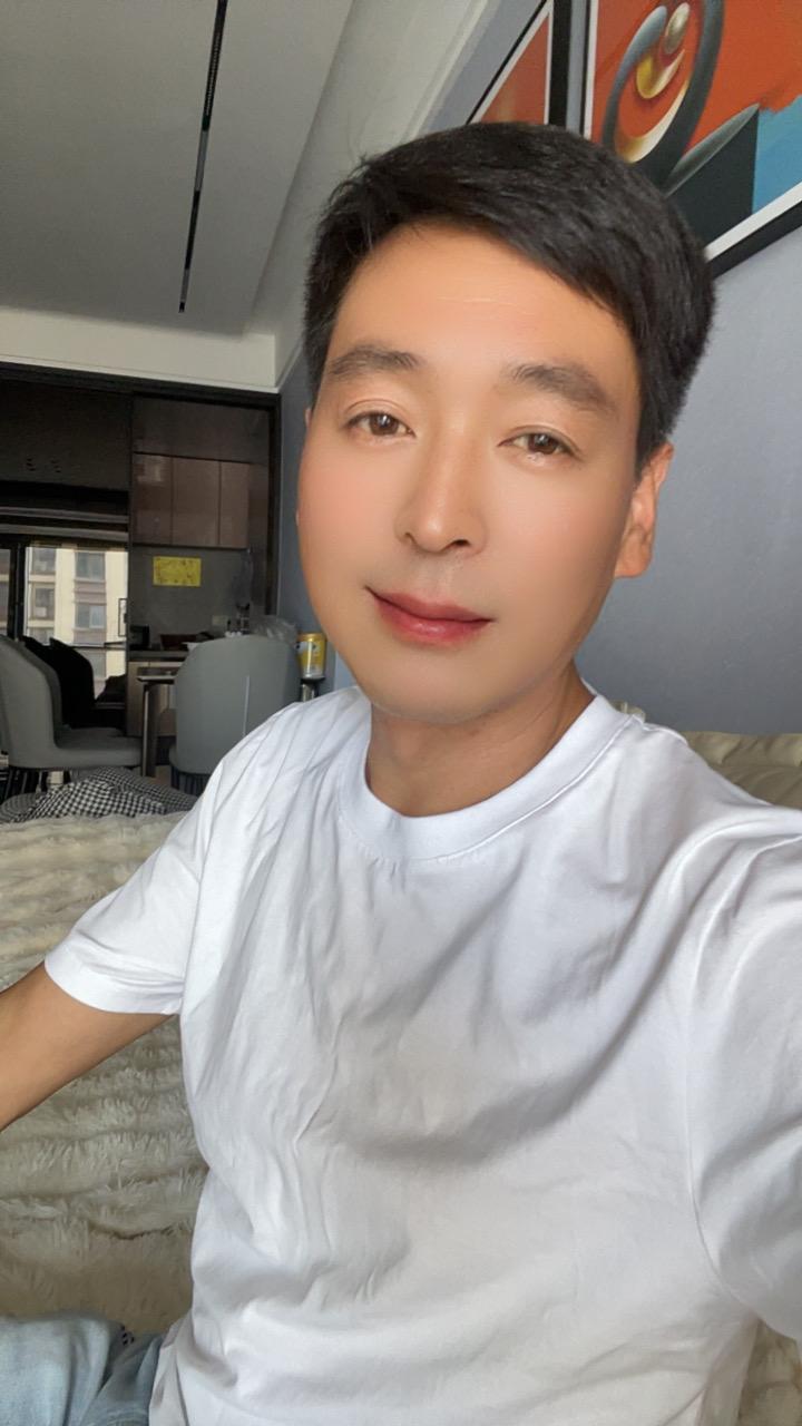 “女人的幸福，不是吃的好，穿的好，住的好，而是拥有一个爱自己，懂自己的...