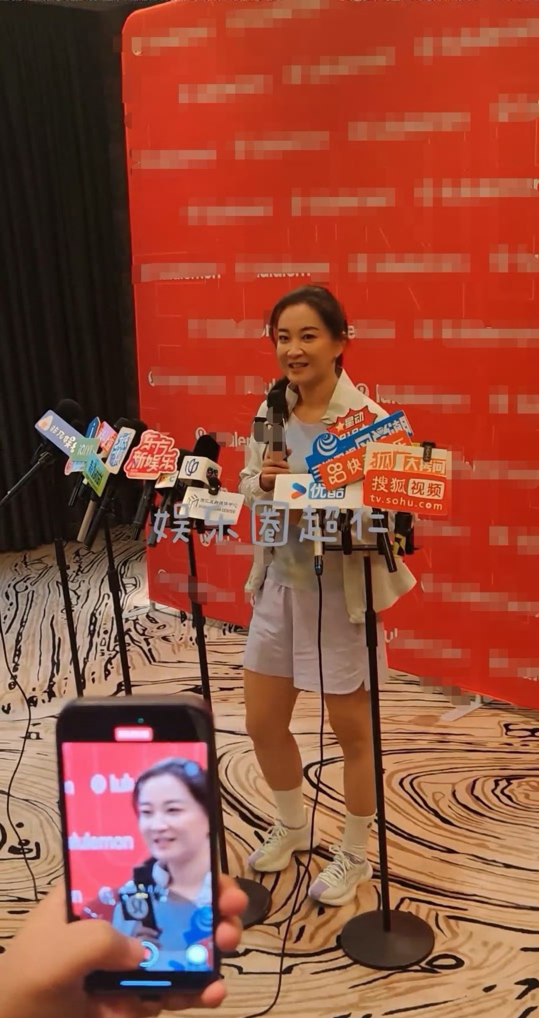 镜头里看起也不胖吧，还是很好看啊贾玲 上镜胖十斤受害者 ​​​