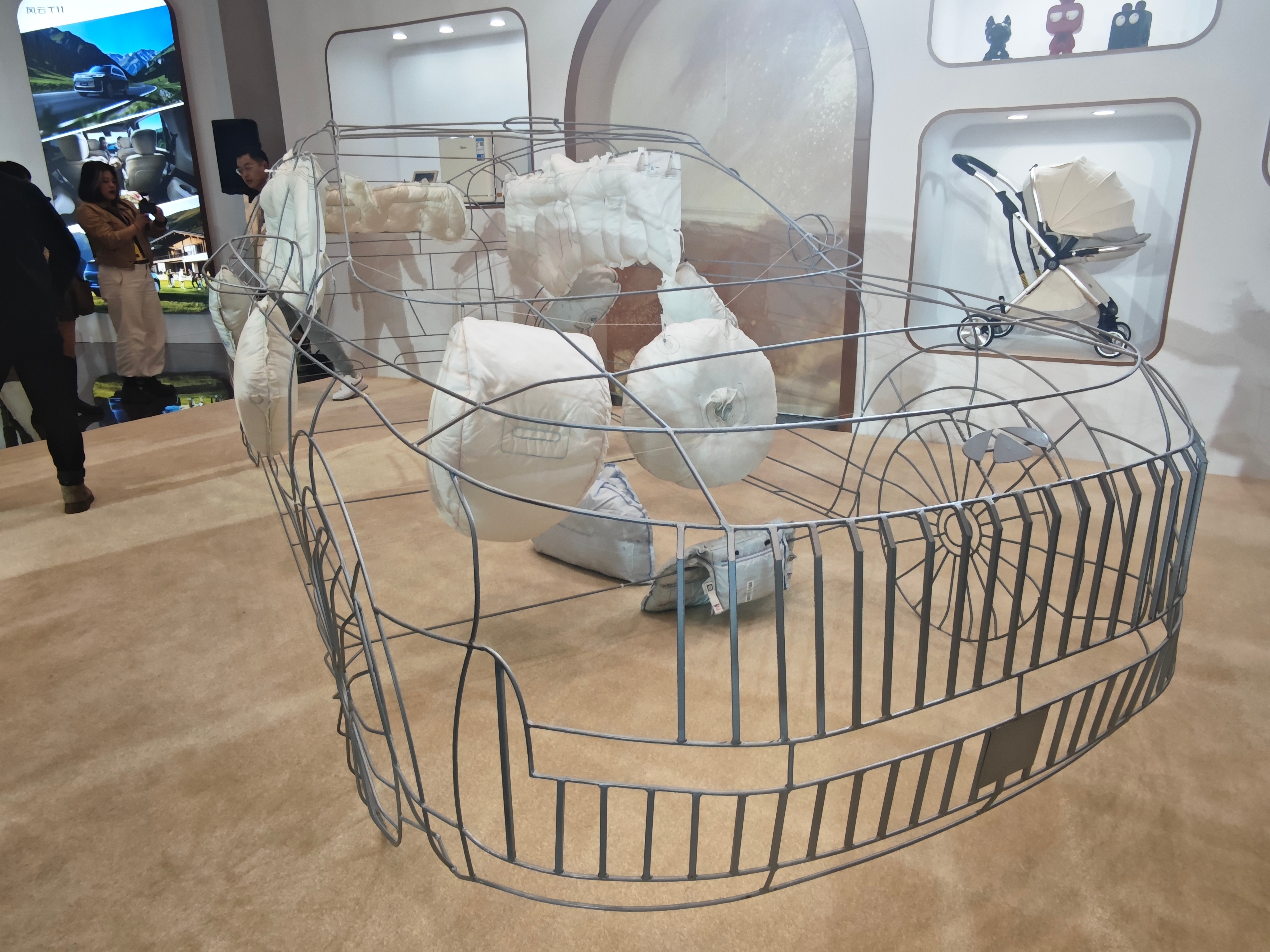 #风云t11上市让百万豪华触手可及# 好看皮囊千篇一律，保命气囊越多越好。原来奇