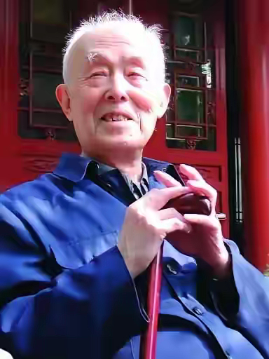 曾任北大副校长的季羡林曾说：“大多数人来到这个世界上就是凑数的，为了一口吃的，天