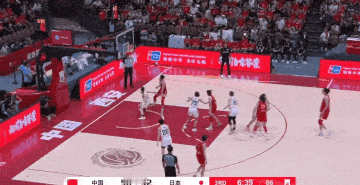 杨力维和黄思静这两位老将当了教练确实很不一样，对于比赛的阅读已经到了化境，张茹连