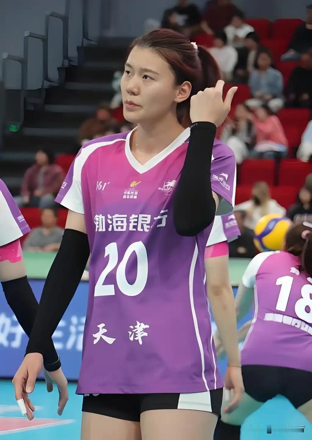 全锦赛第一主攻王艺竹！王艺竹与唐欣谁更强？
全锦赛女排8进4天津女排1比2暂时落