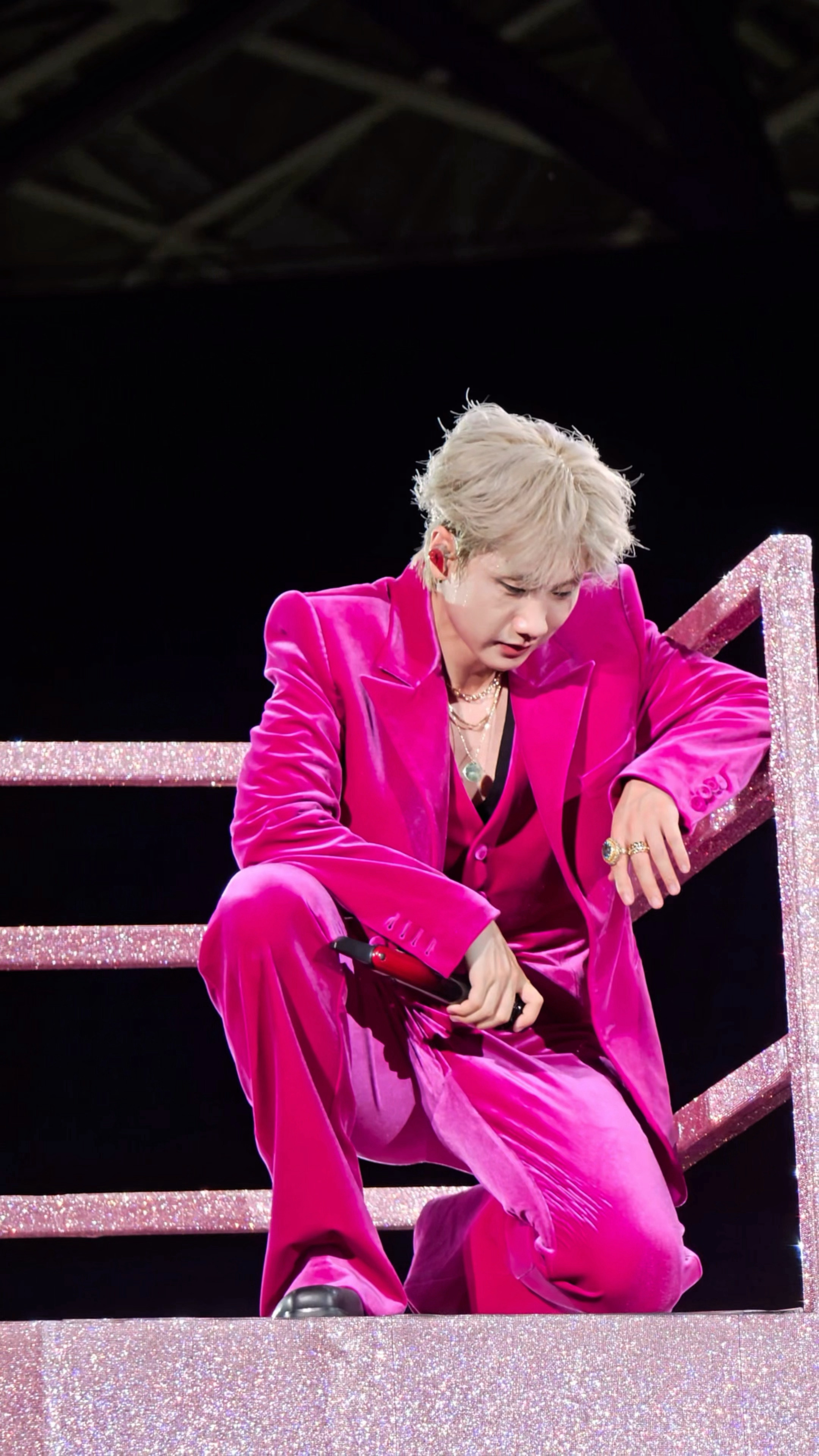 汪苏泷[超话] 拍下幸福的瞬间 我也站在幸福里😭  ​​​