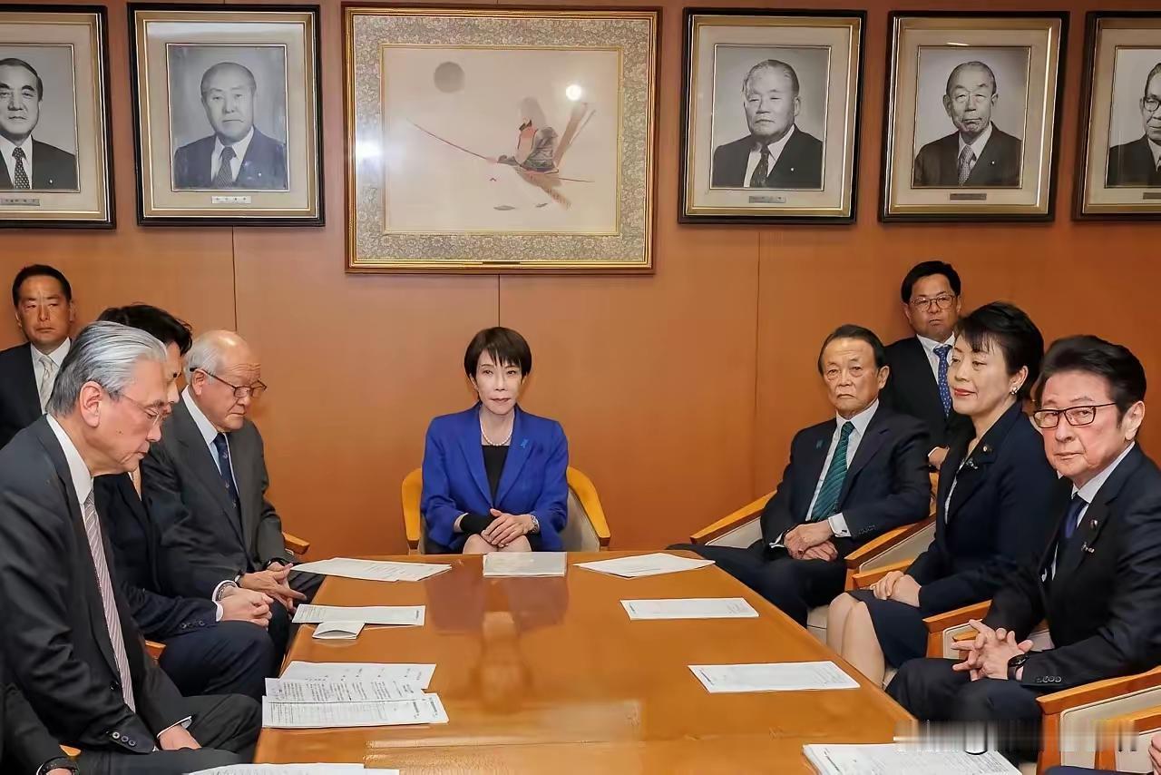 高市早苗辞职！

​当地时间2月18日上午，日本政府召开内阁会议，高市早苗内阁集