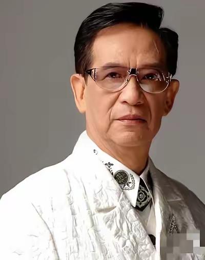 89岁的香港演员江图去世了，一辈子未婚无儿无女，打拼60年攒下千万身家，却被他一