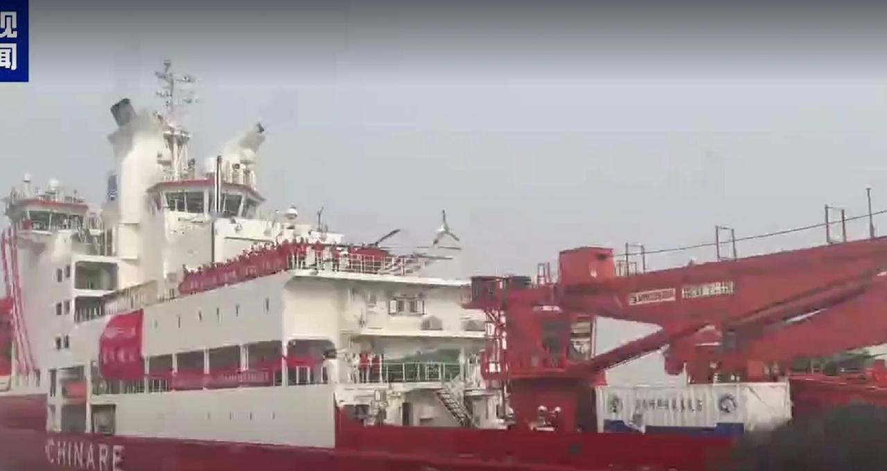 快报！中国太牛了，昨天上太空，今天去南极。10月31日23时44分神舟二十一号在