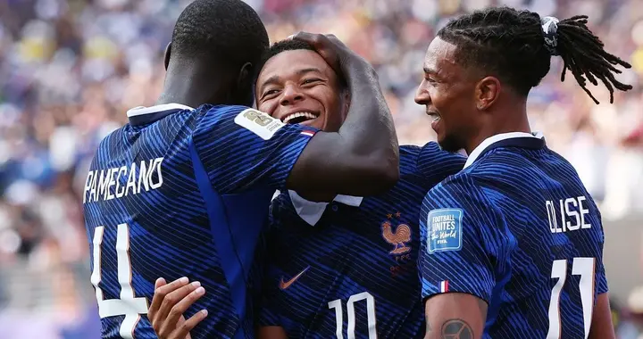 法国3-0瑞典晋级16强，大胜后姆巴佩冷静直言球队仍有提升空间