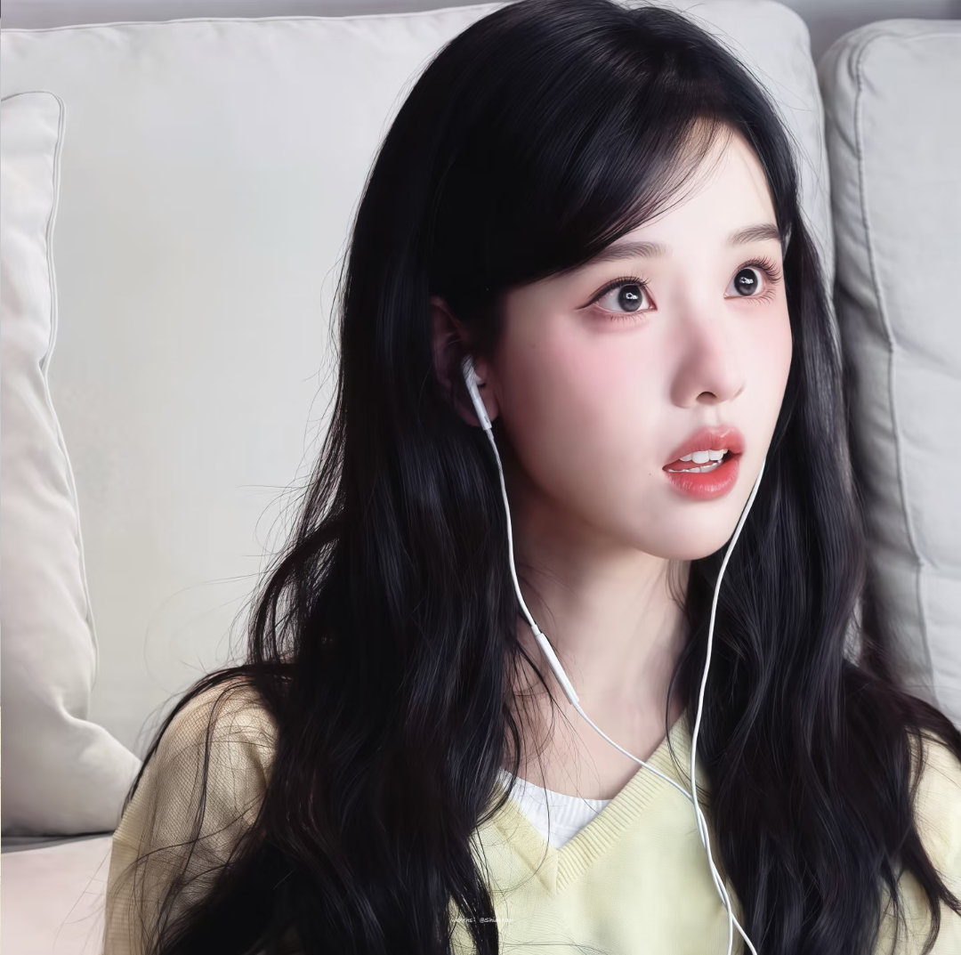 𝑾𝒆𝑪𝒉𝒂𝒕头像分享｜陈都灵｜陈都灵头像｜甜妹｜无水印｜ 