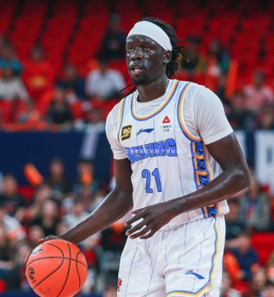 首钢外援奥莫特被裁  曾凡博回归，奥莫特被裁，意料之中，后者已经完全不在许利民的