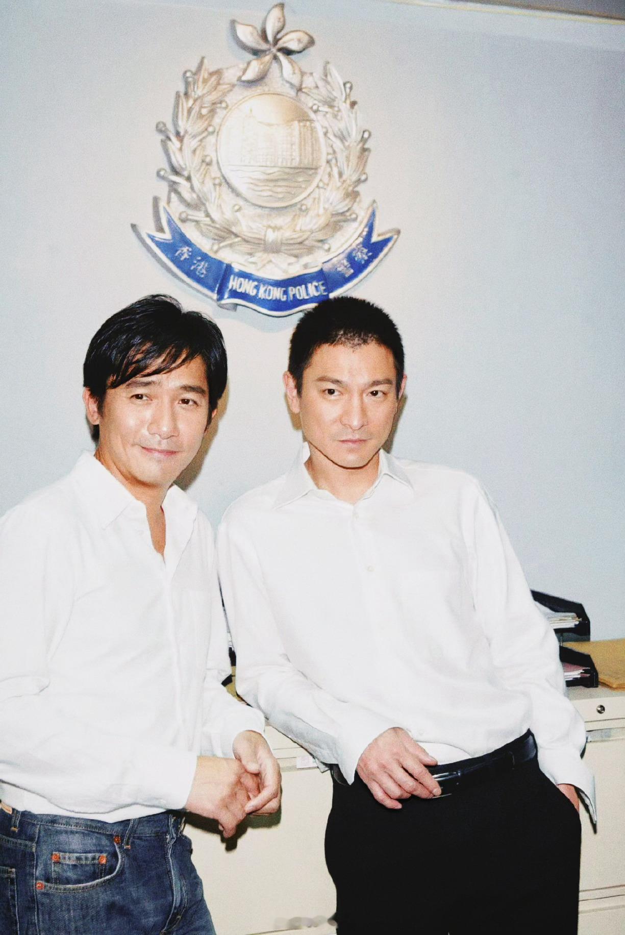刘德华[超话]搭乘花絮去幕后 可盐可甜的“刘健明”，又气场又可爱——2003年，
