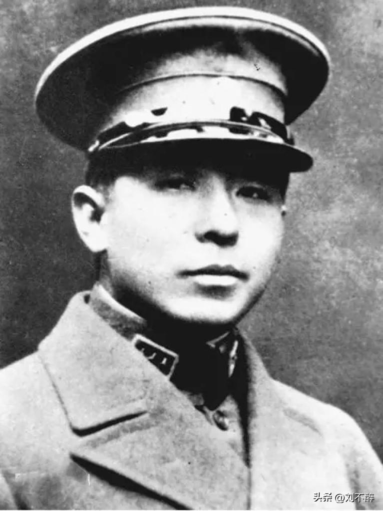 少帅与妻子于凤至对话
张学良：我是一个军人，军人就是以服从命令为天职！
于凤至：