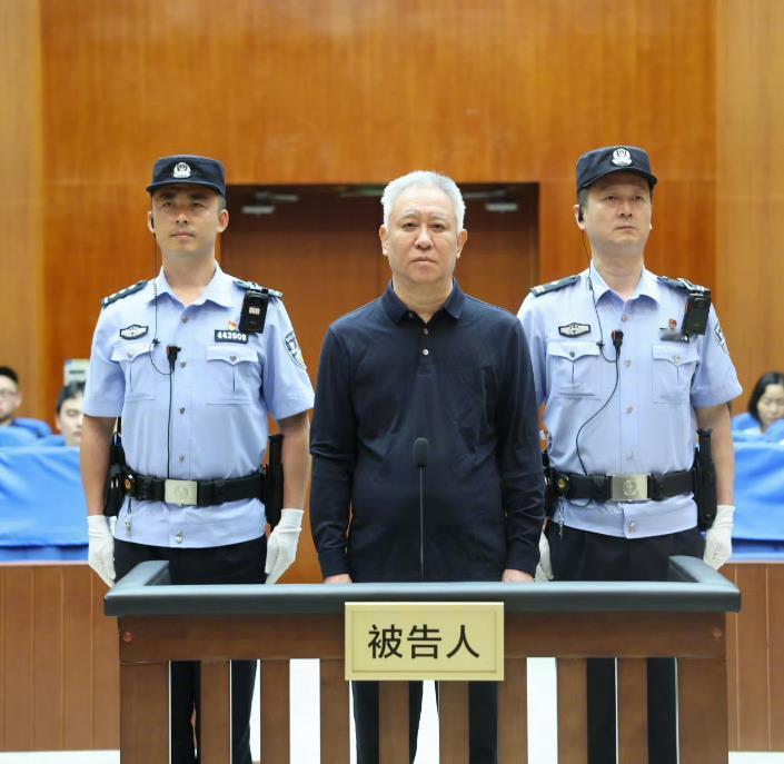 尘埃落定！许家印被判无期，彻底揭开金元足球的十年骗局！

随着许家印一审被判无期