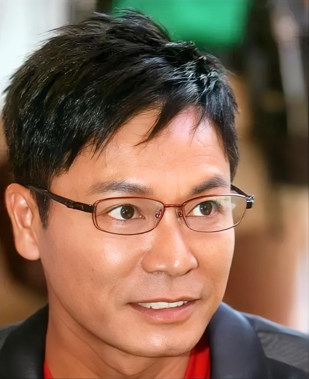 1997年，事业低谷的郭晋安向相恋4年的刘小慧求婚，直接被拒！转头她就嫁给身家2