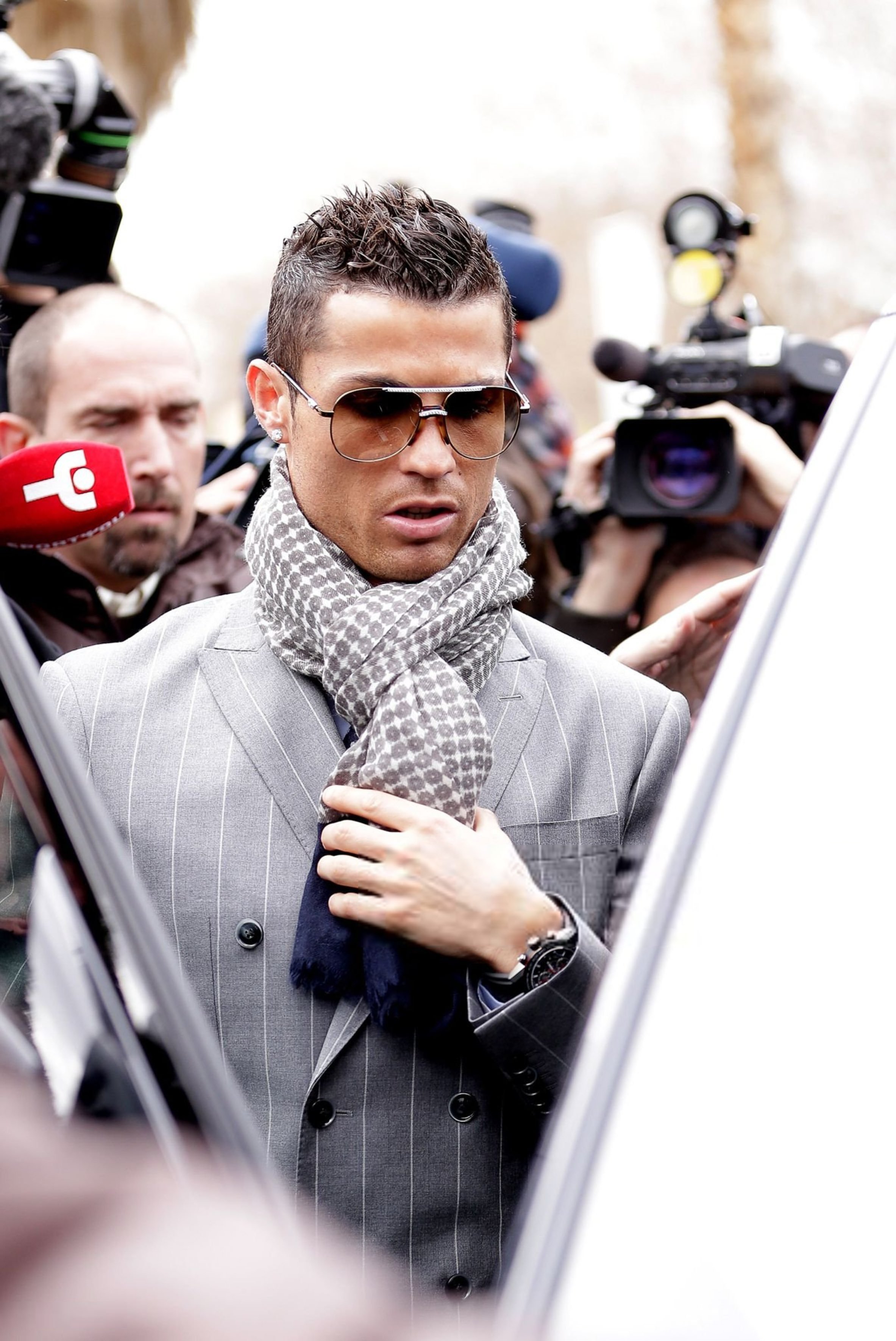 C罗历史上的c罗和c罗一起siu到最后 📷2016.2.8，C罗盛装出席201