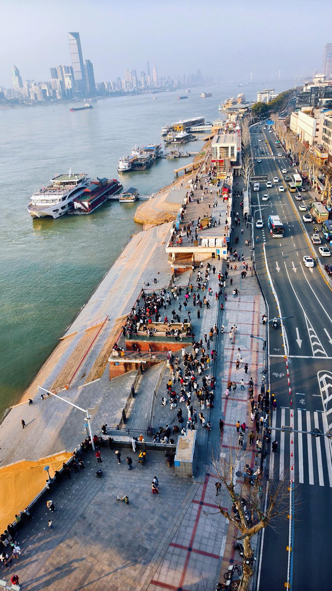 人生没有来日方长， 很多人，一转身、就是一辈子。