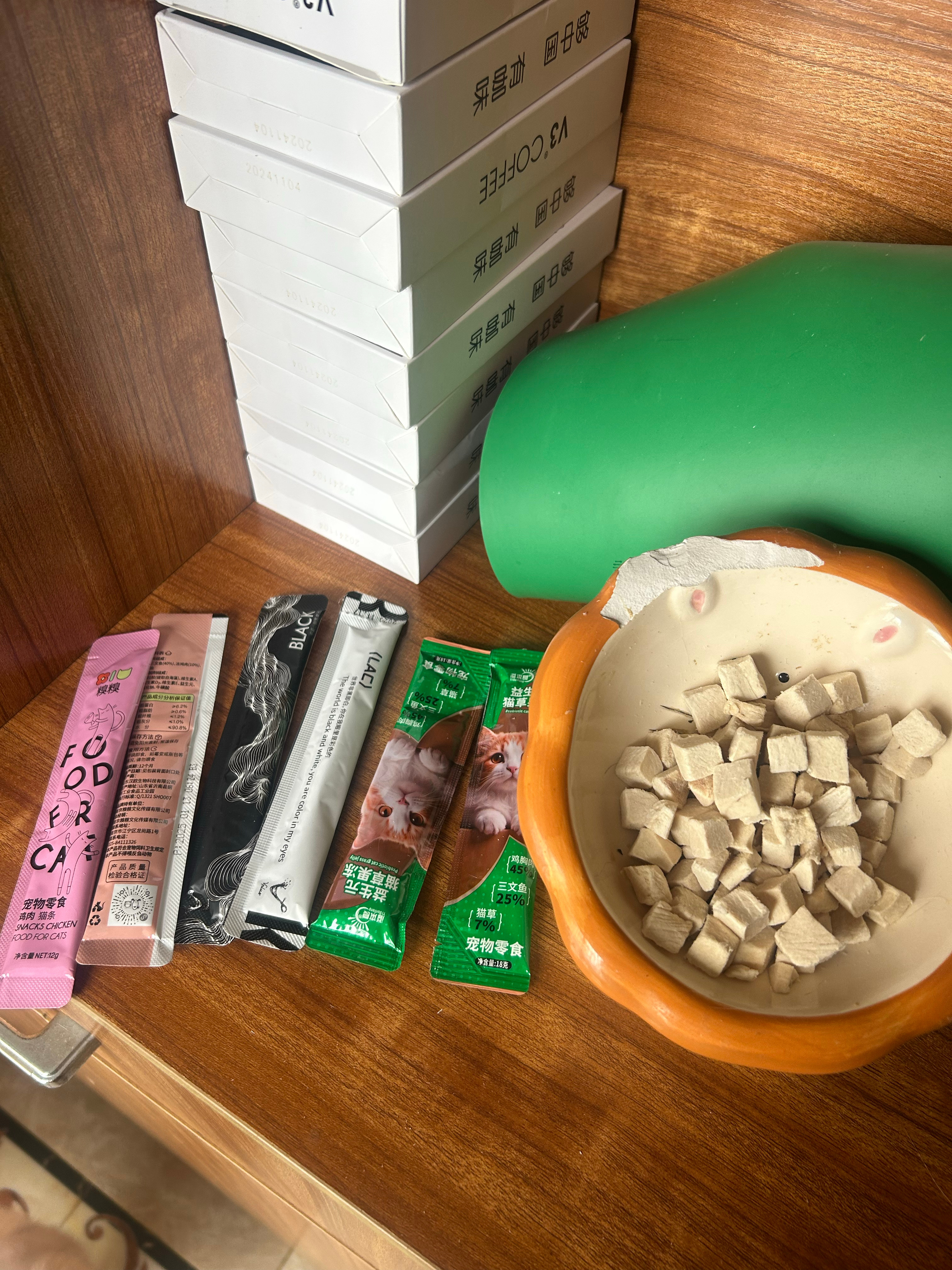 把七崽崽生日给忘了，家里有啥吃点啥吧🎂虽然没孩子但能明白那种希望娃快点长大又怕