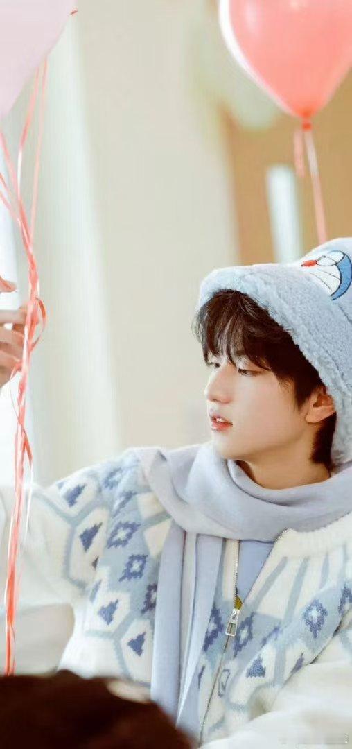 穆祉丞再跳我工作要没了周五晚高疯条件反射太真实！穆祉丞听到伴奏直接开跳，下一秒求