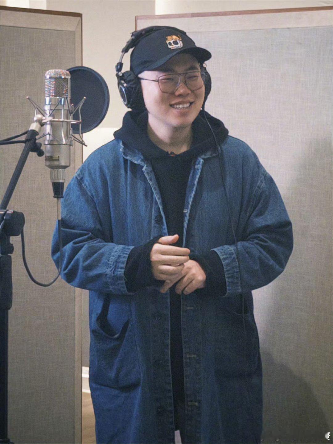 这俩人吃商恐在我之上 从大餐到泡面饼干，这俩是真会吃。我的外卖瞬间不香了。 