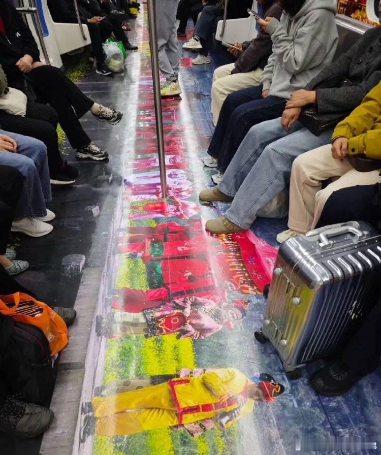 宁波地铁回应车厢广告被吐槽“诡异”“阴间”：宣传民俗，或有整改------潇湘晨