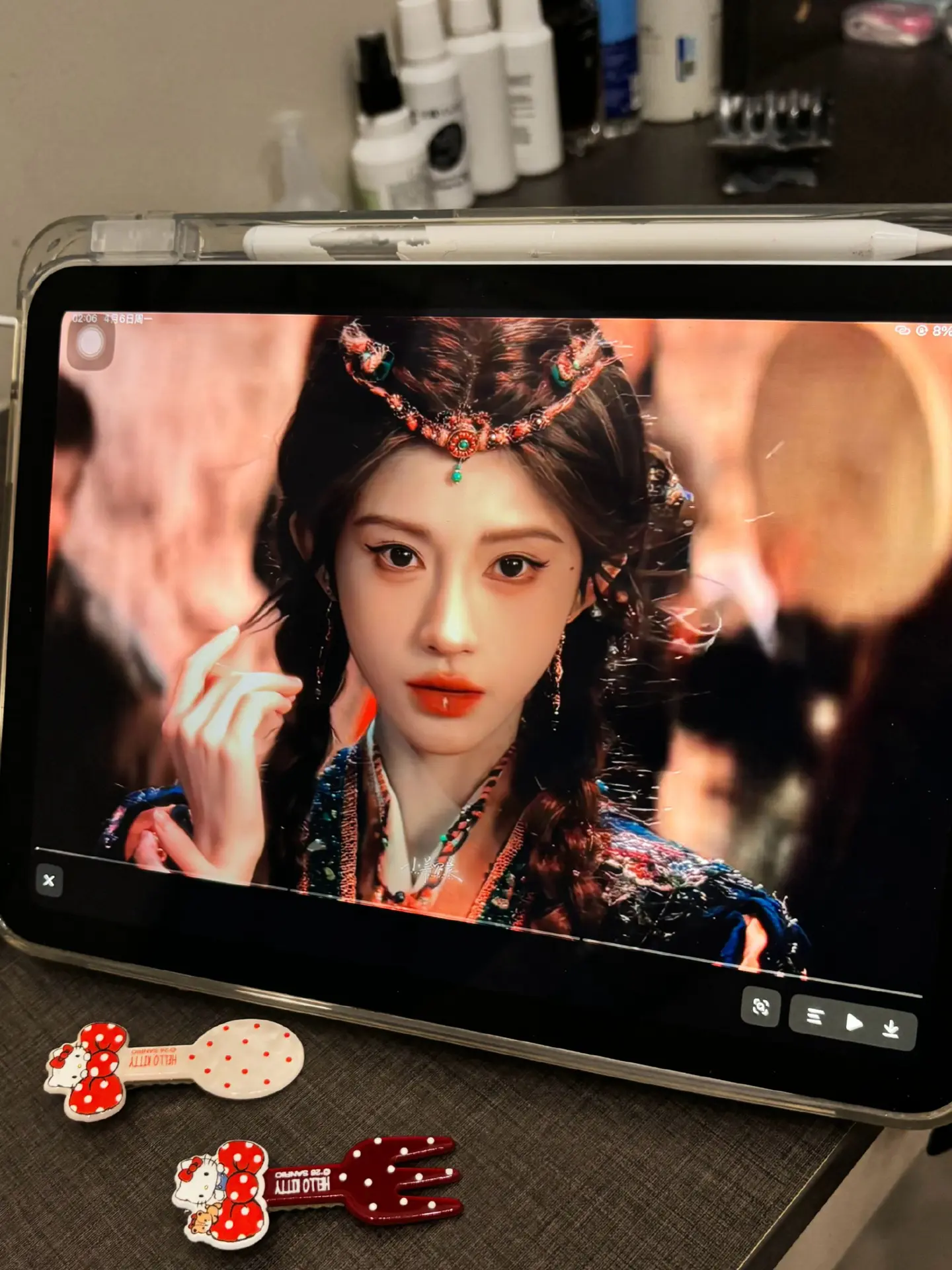 普通的表白：我喜欢你 月鳞绮纪表白：把手圈起来，只看喜欢的人