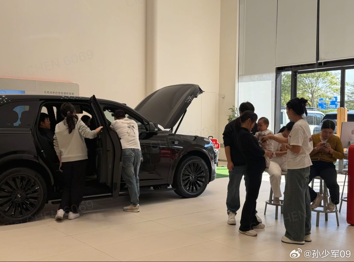 乐道3月交付6877台，其中L90占3360台，快是2月的三倍了。眼下整个车市环