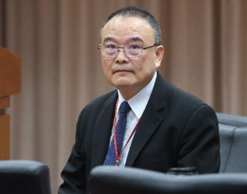 没想到，台北故宫院长反驳大陆的措辞，认为台北故宫的文物不属于大陆！

台北故宫院