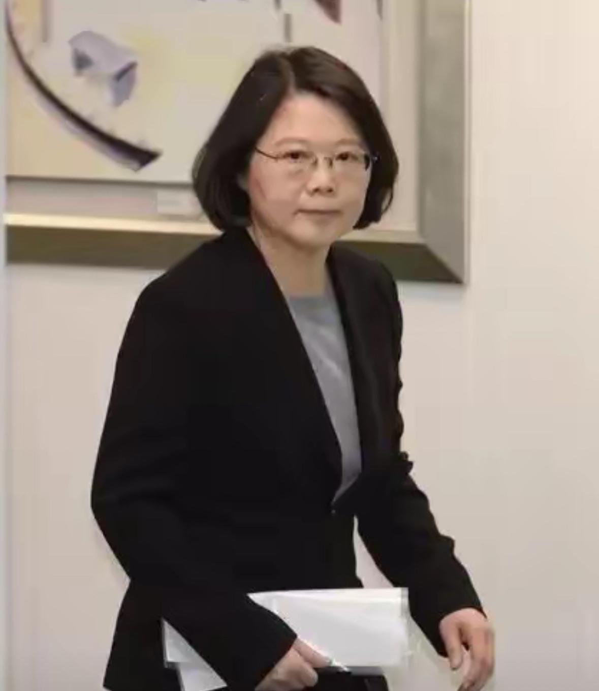 台湾地区前领导人蔡英文发表声明，4月5日清明节，前蔡英文在脸书上发文指出，她日前