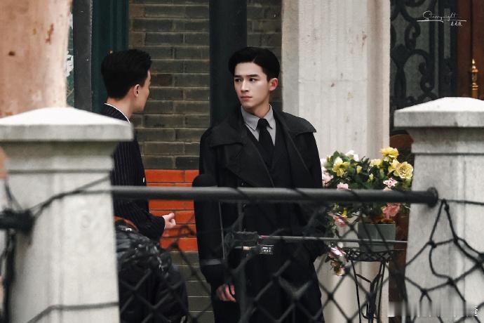 王星越这一段有晋江味儿了 冷面探长眯眼审视那瞬间，我仿佛看见晋江文里那个偏执男主