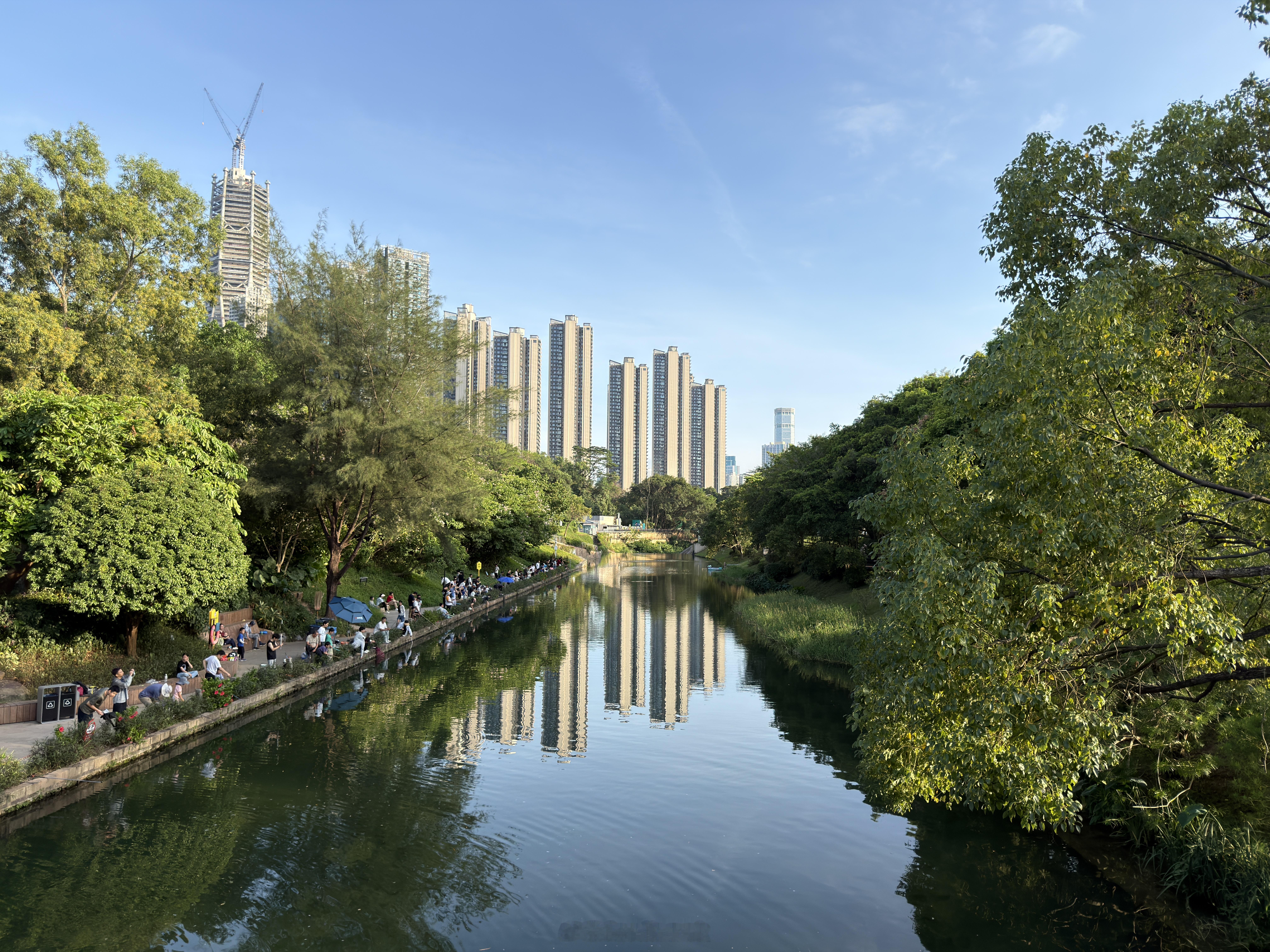 iPhone 17 Pro Max 的相机，没有AI乱画，没有过饱和色彩，没有过