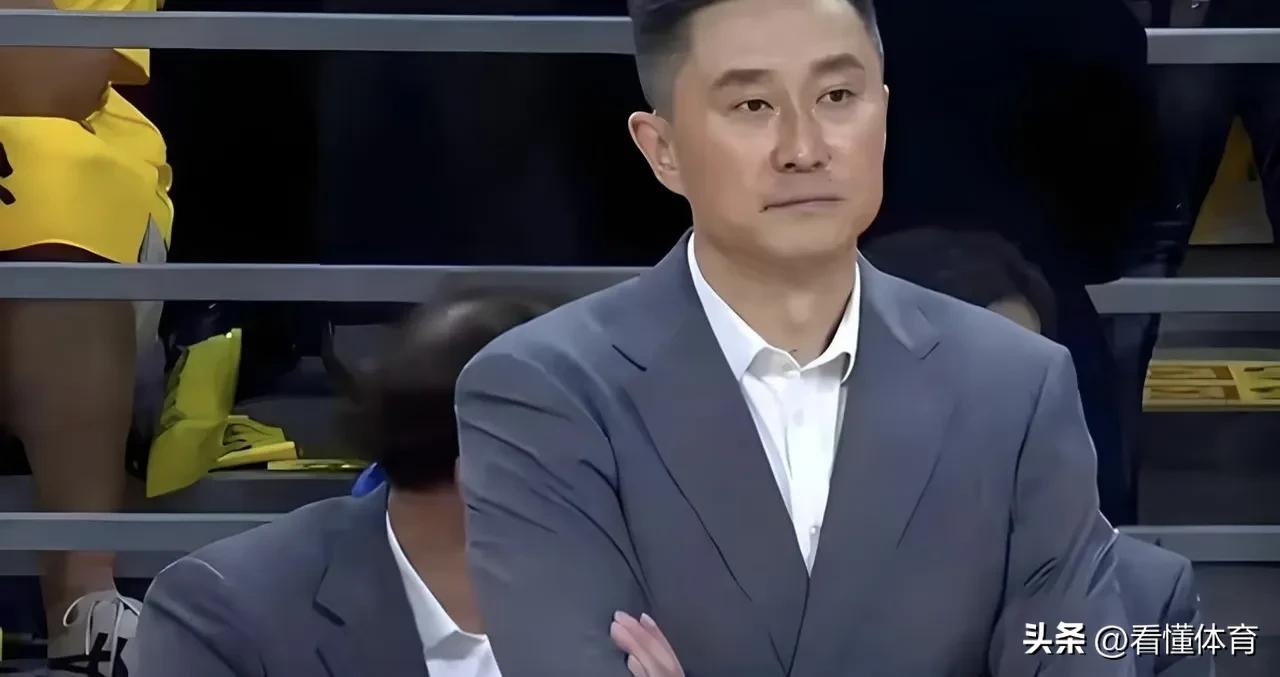 广东队第一节竟然还能落后给四川队，顺德球迷能喊杜锋下课吗？

要知道这可是联赛排