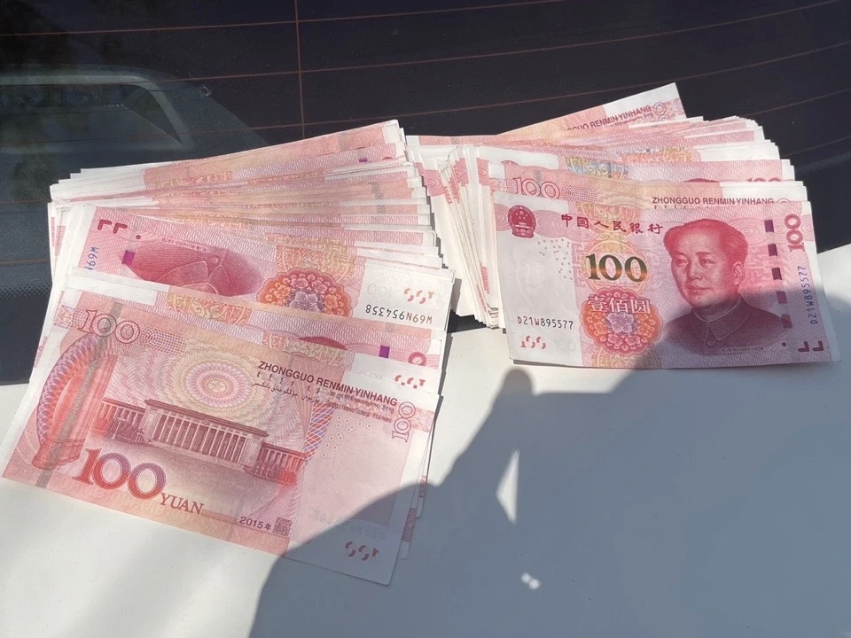 宁波宁海民警火速出击成功保住男子血汗钱 近日，宁海一男子轻信交友刷单骗局，取1.