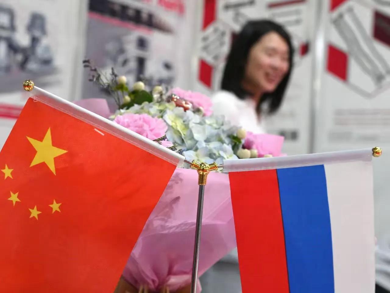 俄企涌入中国注册猛增，迪拜被掐脖子后才发现，真正的避风港只有一个

俄中商会主席