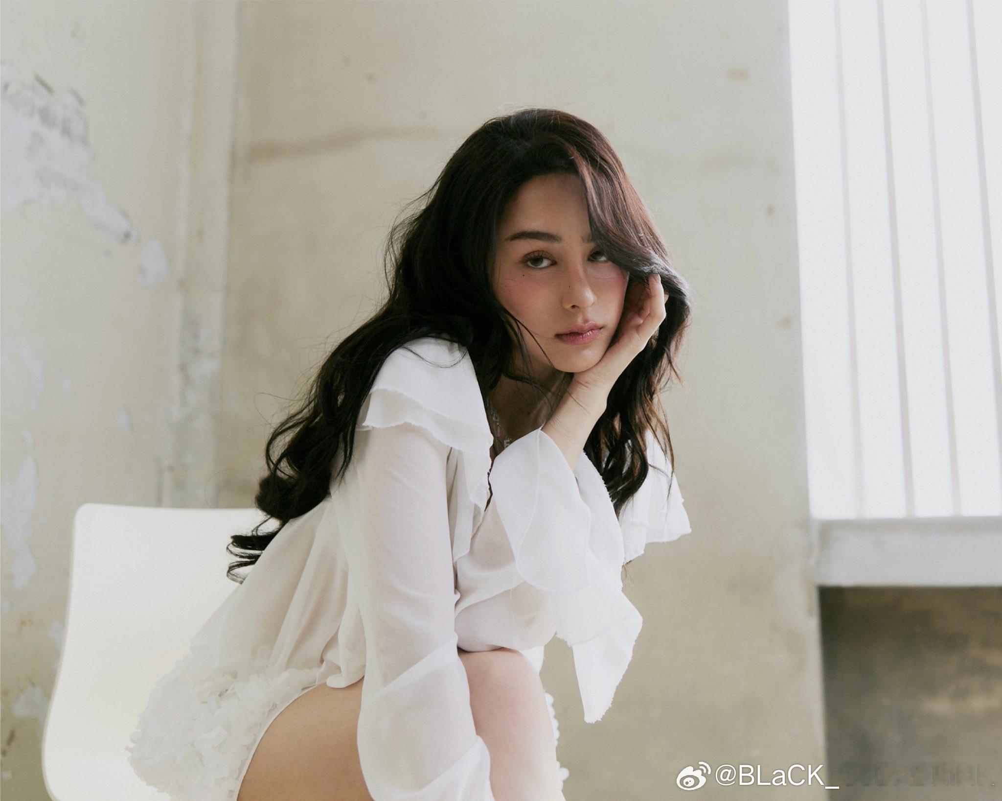 punpreedee 女鹅IG&X更新！已经是为该品牌拍摄的第五组推广！这套好y