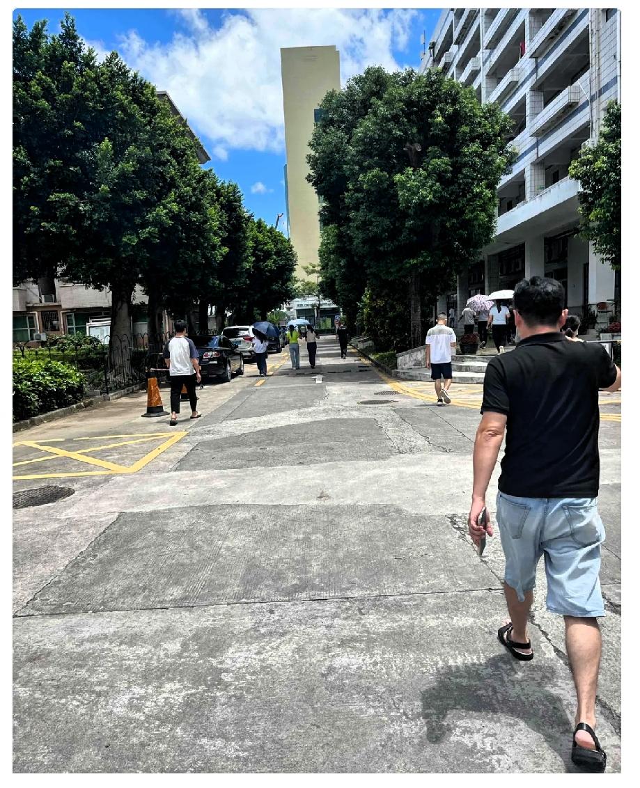 提前通知一下，
大家好有个心理准备。
今天8月19号，就正式进入末伏第六天了，而