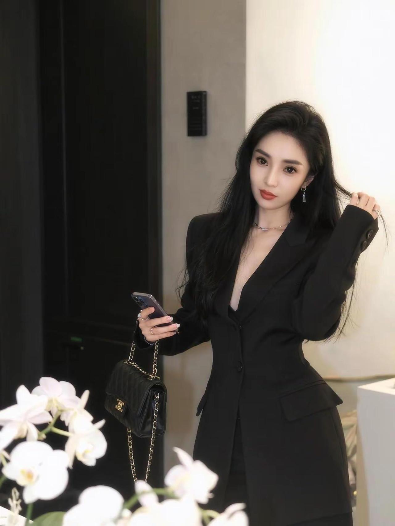 我们不论在多么艰苦的境地，从不停顿的是读书和工作 ——杨绛