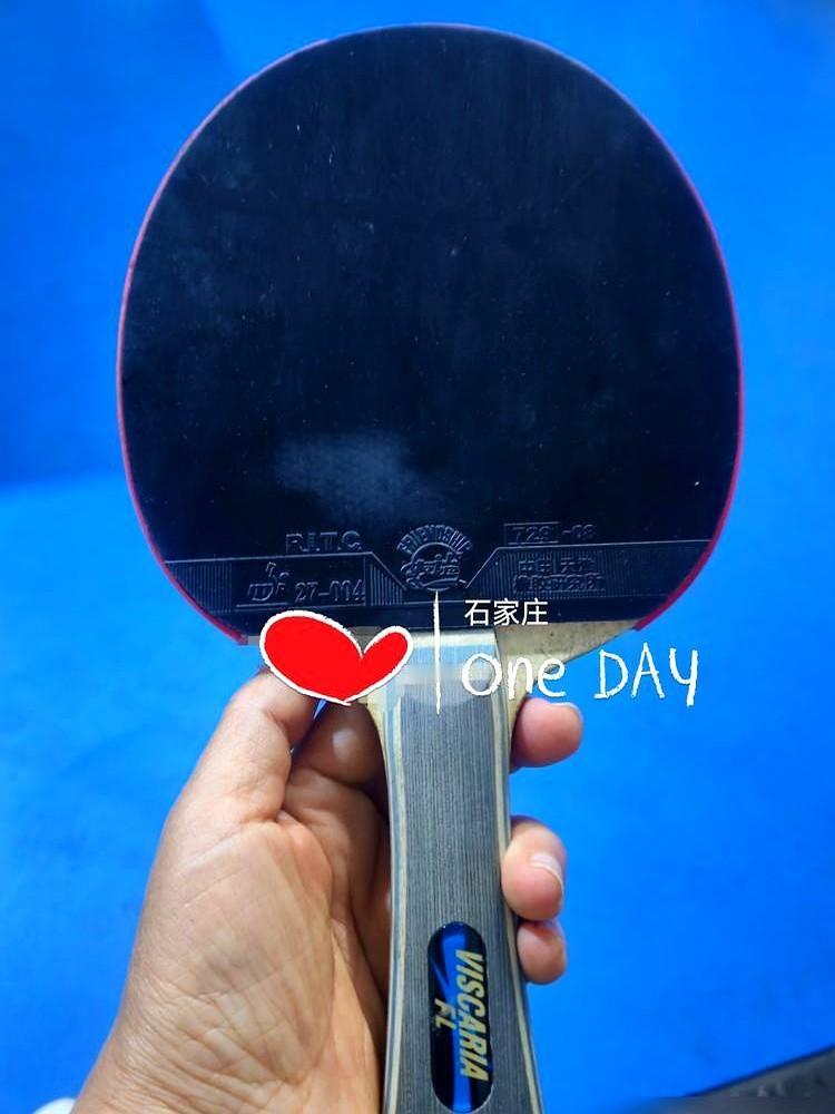 别在拍柄上疯狂倒腾手指了，这正反手切换纯属业余自嗨。
　　正手深握想爆冲，反手拔