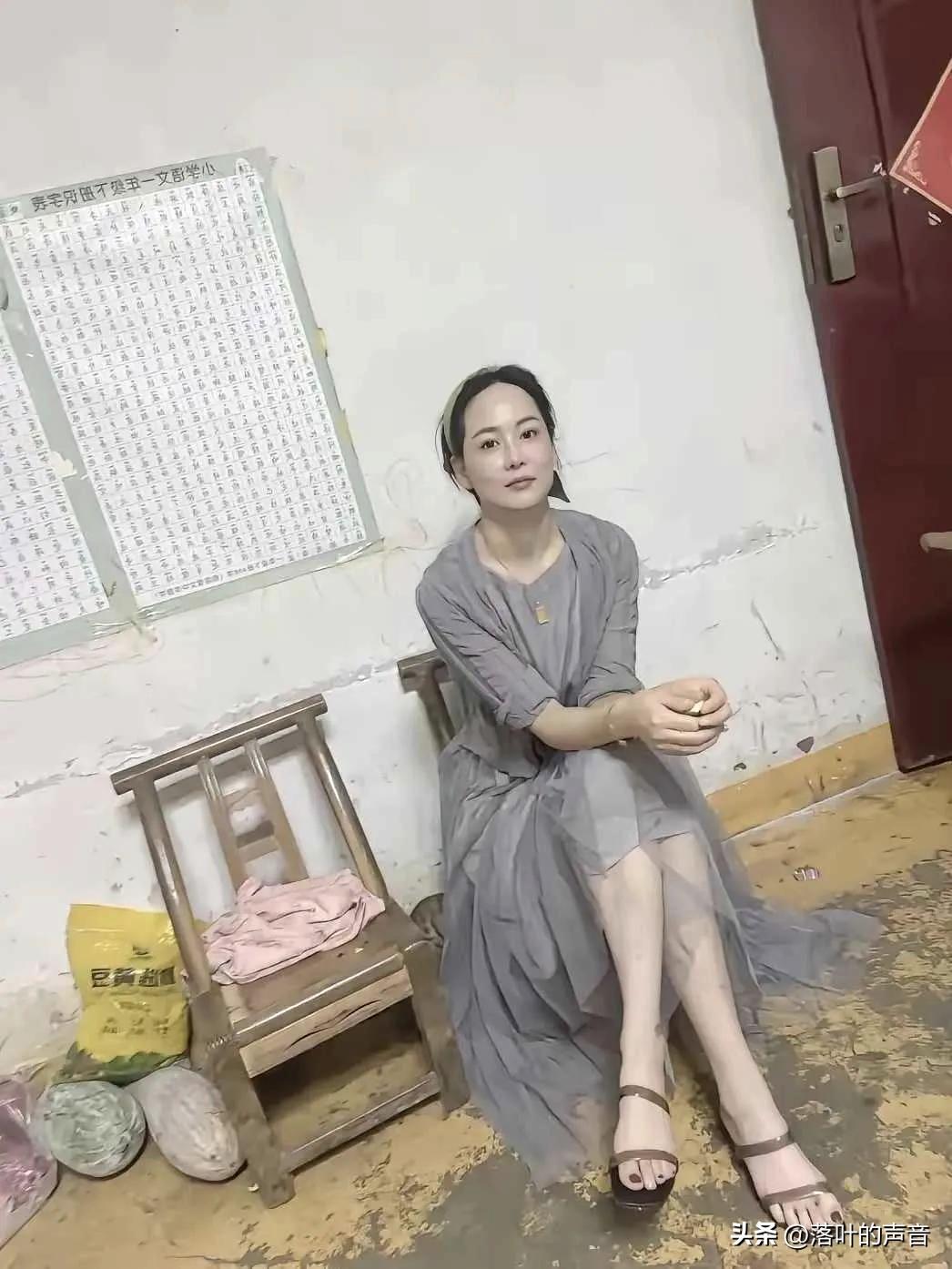 女子说，42岁的她离异有儿子16岁，如果，她只要6.8万彩礼，你愿意娶她吗？
刚