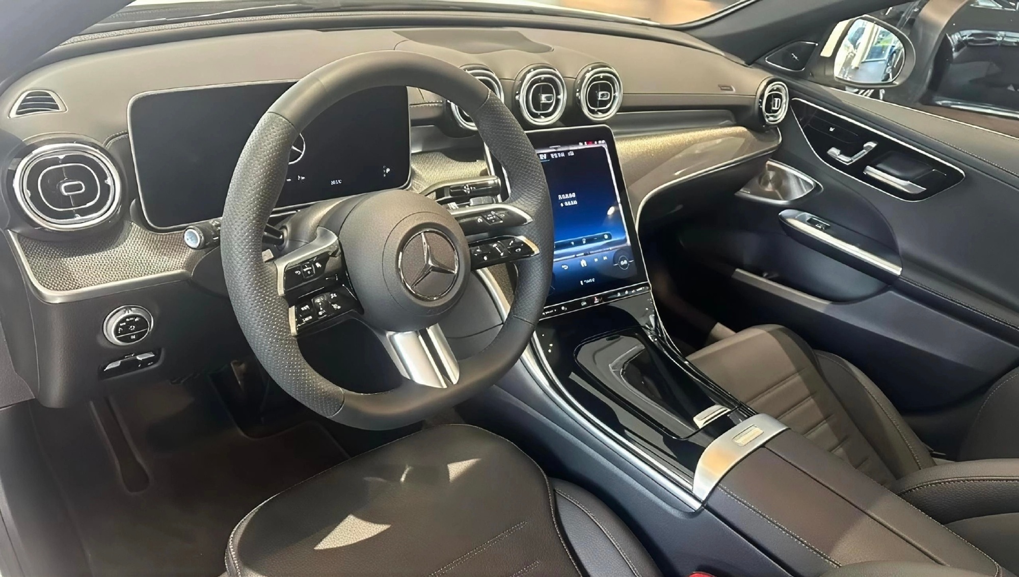 中国成奔驰跌幅最大单一市场  2025年奔驰中国大陆全年交付约57.5万辆同比下