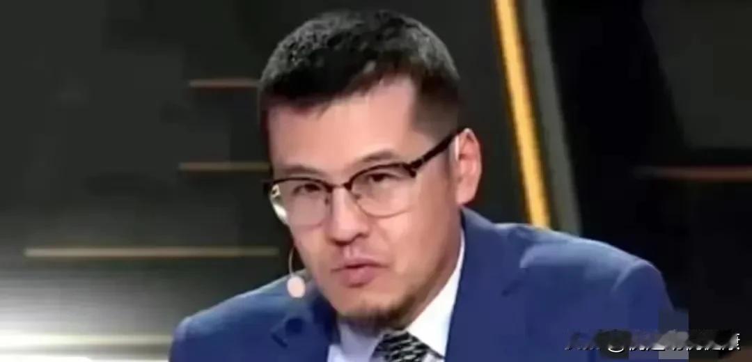 本赛季CBA的竞争格局发生了翻天覆地的变化，著名篮球评论员、篮球经纪人杨毅近日直