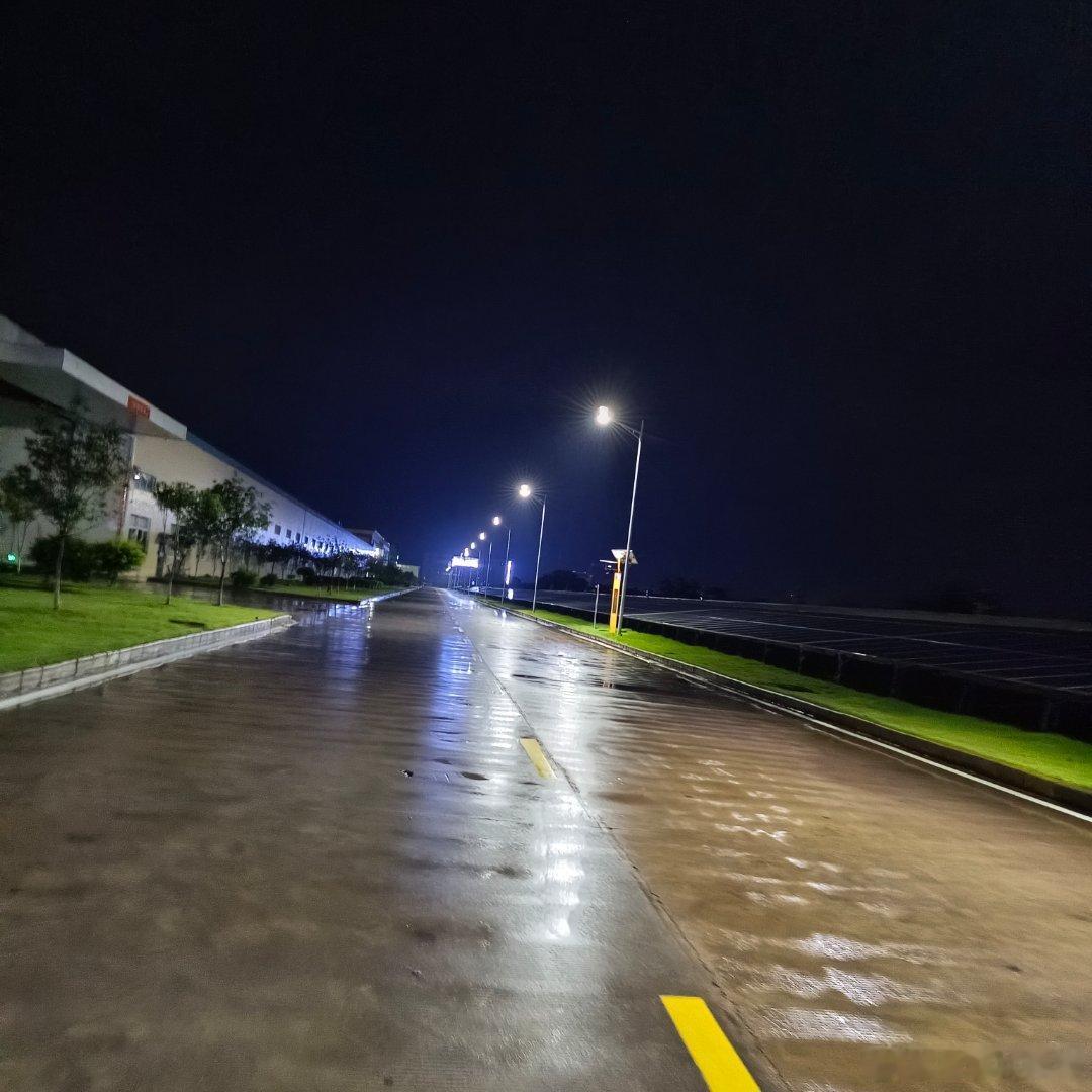 晚班是这样的。。。下雨+1 