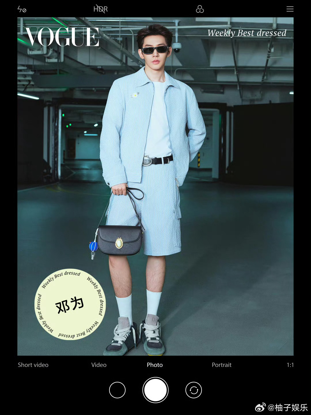 邓为登上VOGUE本周最佳穿搭，恭喜邓为又上榜了，邓为完美的时尚表现力满分，矜贵