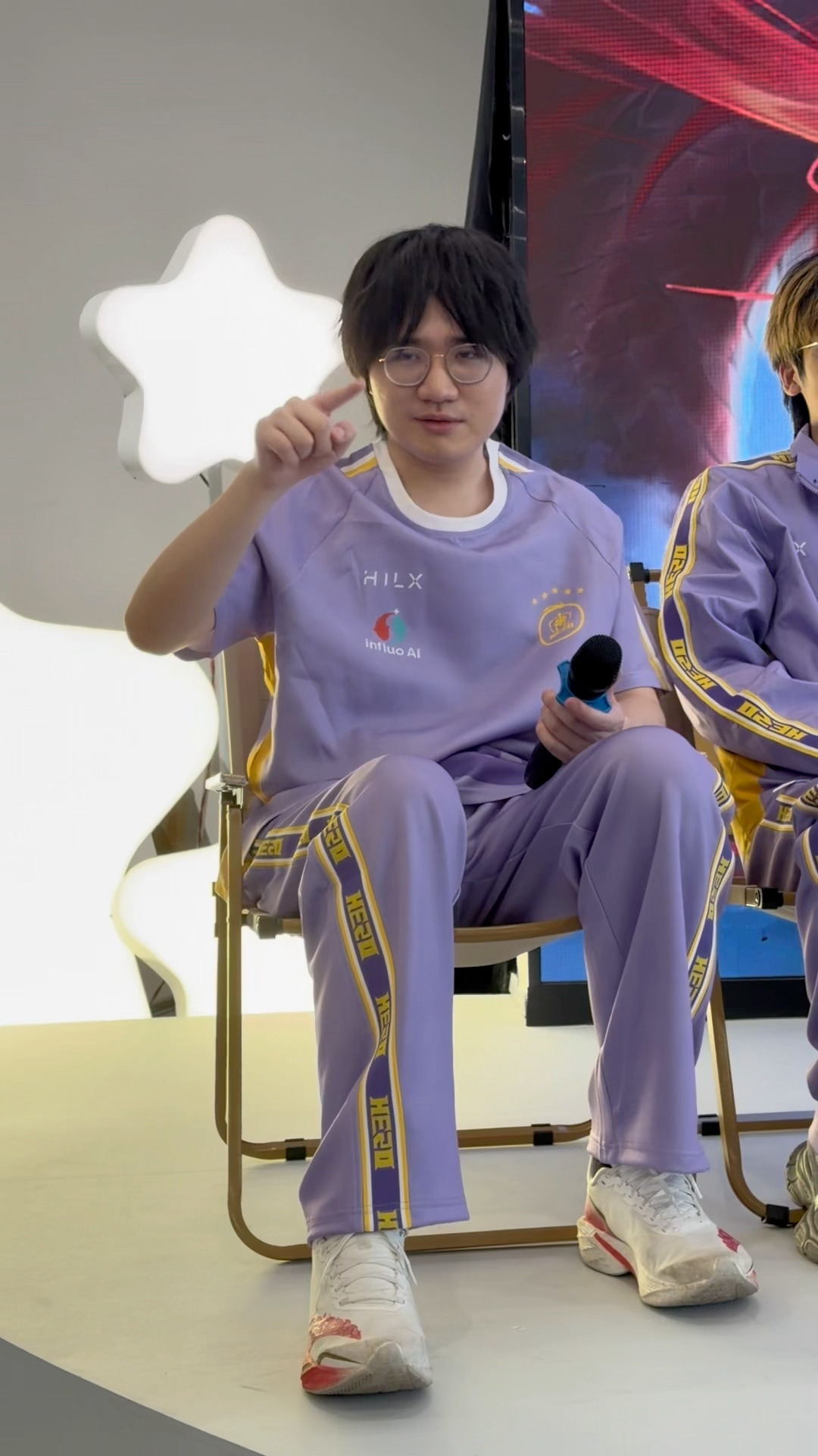 发送一枚镜头签 