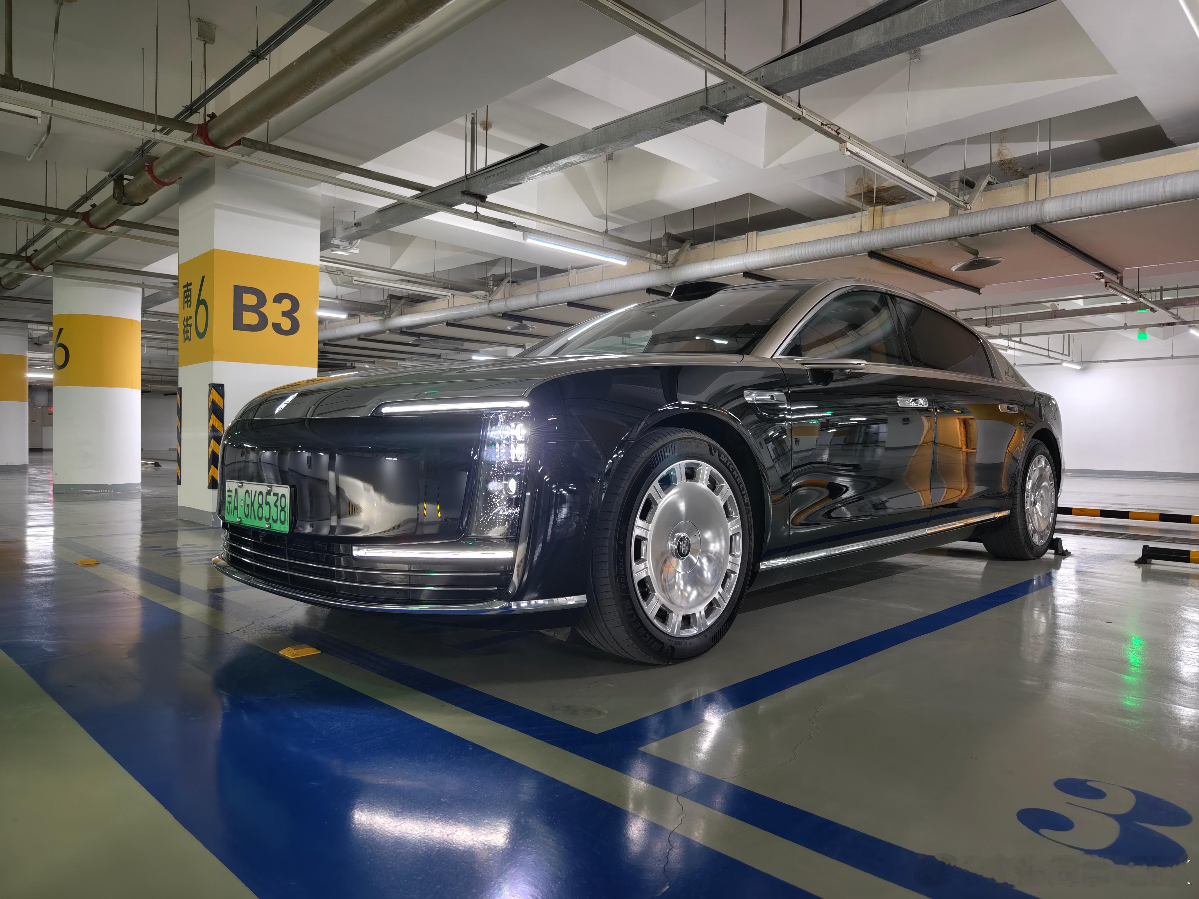 来，尊一个！新能源汽车尊界S800