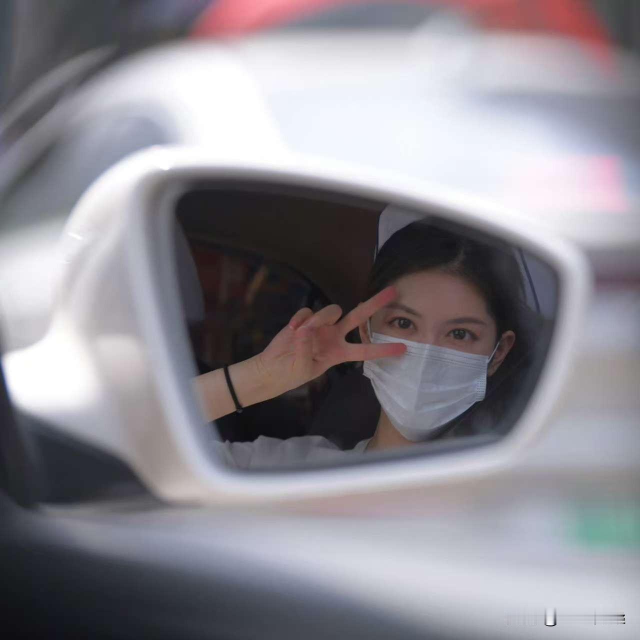 晒图笔记大赛眼睛美，人一定美吗？