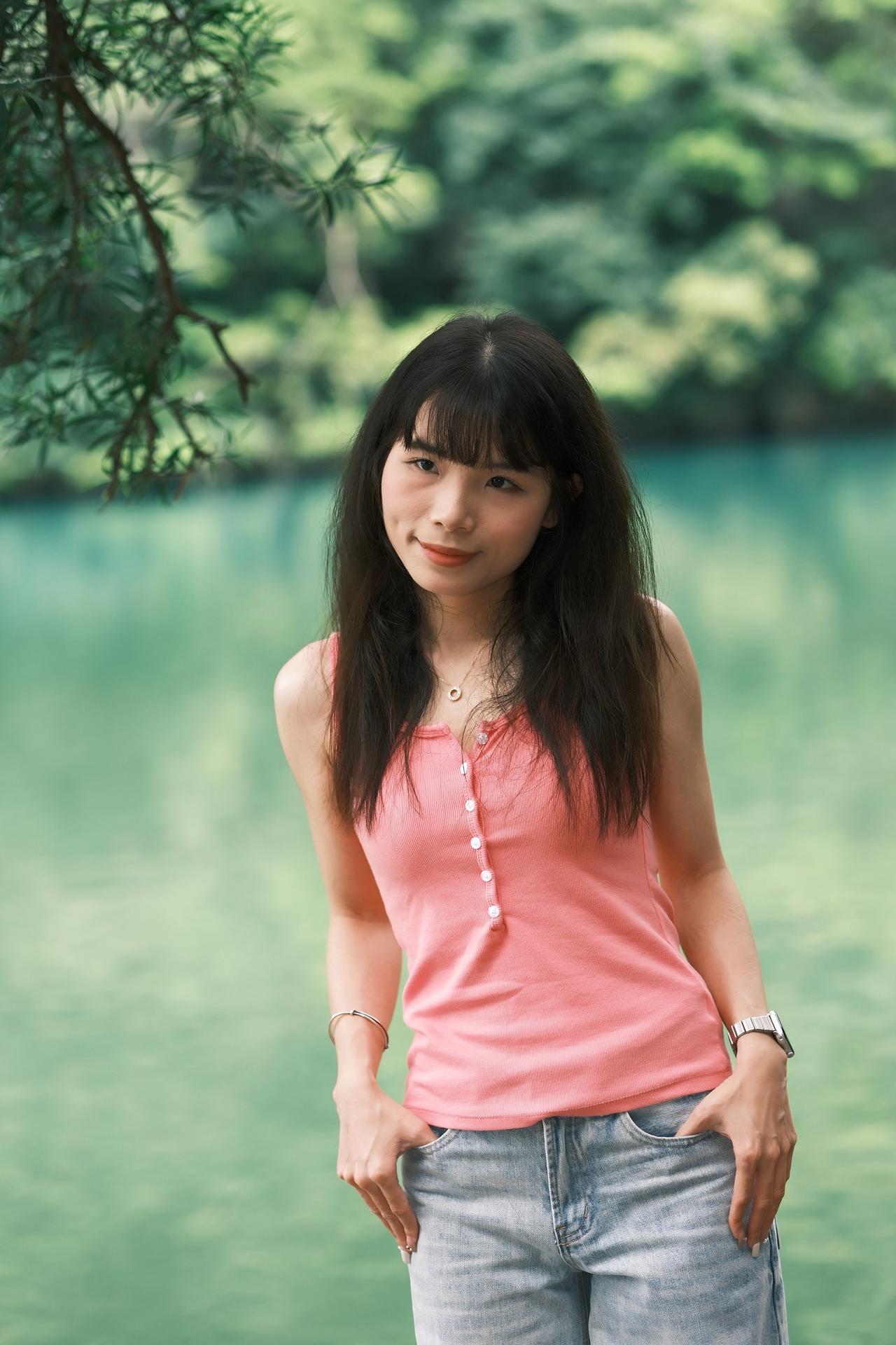湖水边＇没有风的日子。抓拍几张小姐姐小清新纯欲风 文艺少女 今日小清新风格 少女