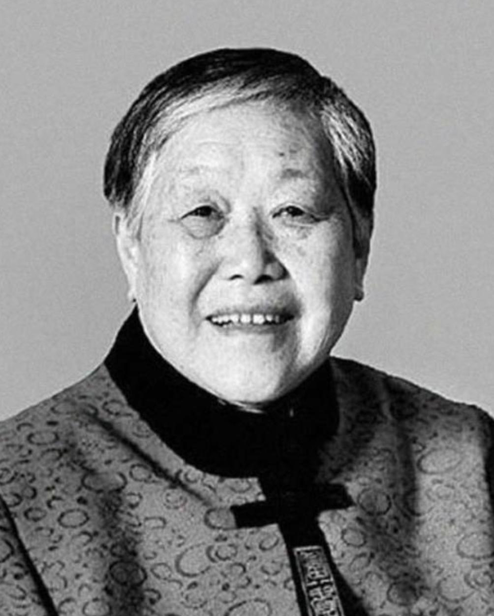 1948年，一陕西老农贪图便宜娶了个寡妇。洞房花烛夜，见她皮肤光洁如玉，不像村妇