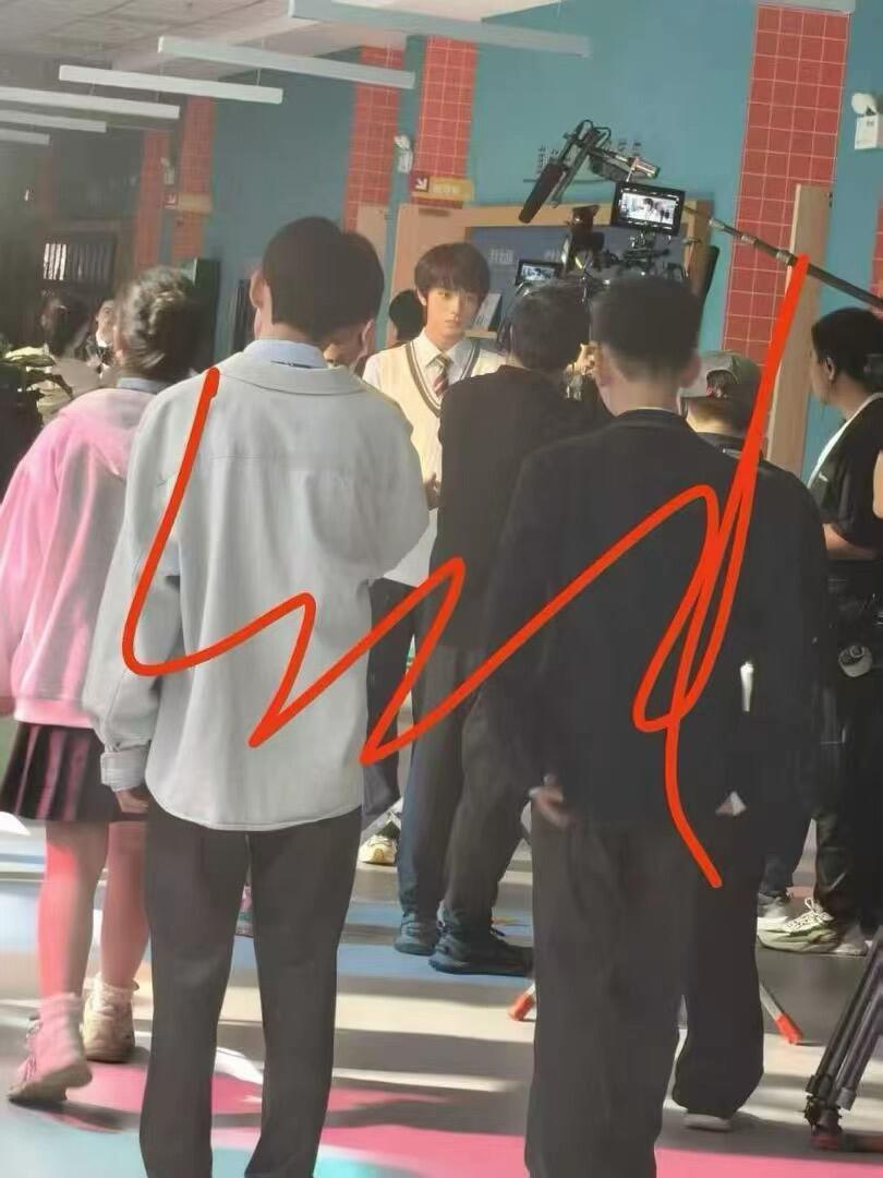 王橹杰付彬言路透 王橹杰《我们的少年时代2》付彬言路透好帅好乖的付学长王橹杰付彬