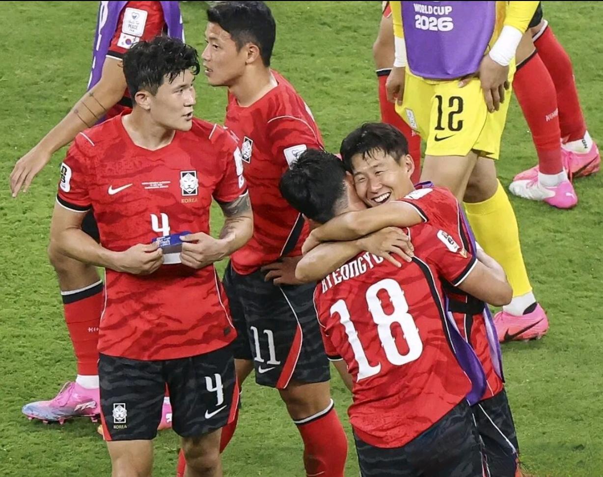 北京时间6月12日，美加墨世界杯A组首轮，韩国队2-1逆转捷克队，拿下亚洲球队本