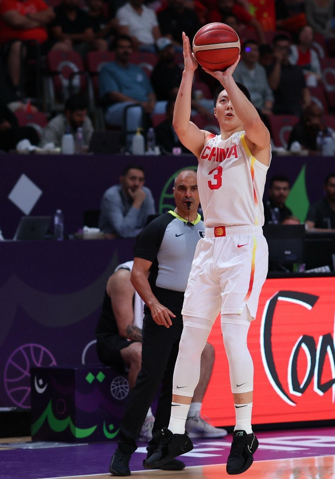 中国男篮确认明晚世预赛对阵韩国队的12人大名单：曾凡博、胡明轩￼、廖三宁、程帅澎