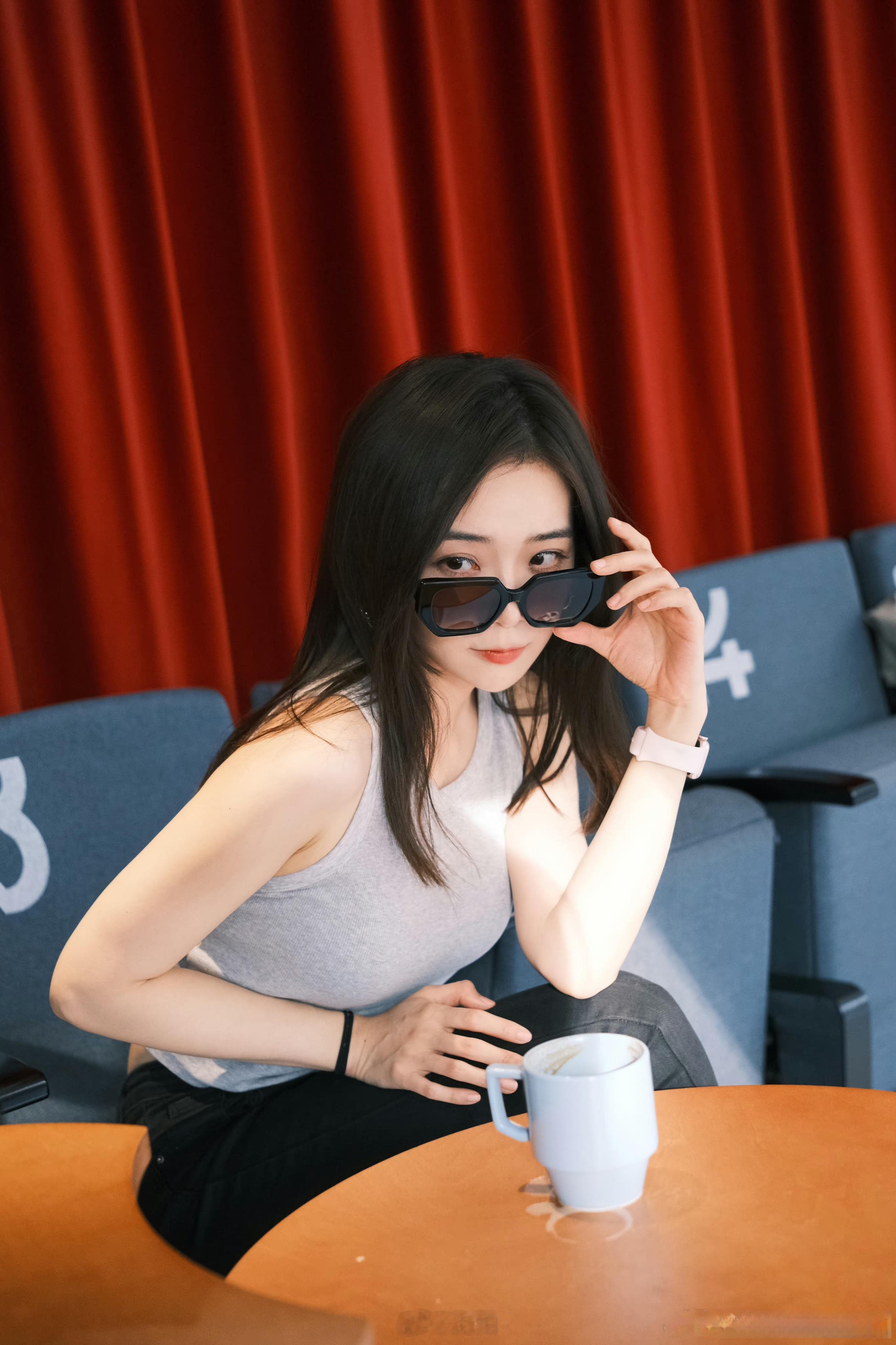 小姐姐的穿搭真酷 ​​​
